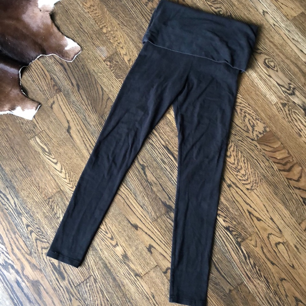 Used Who Cares Cotton/spandex leggings w/waistband